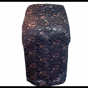 Forever 21 black lace skirt size medium